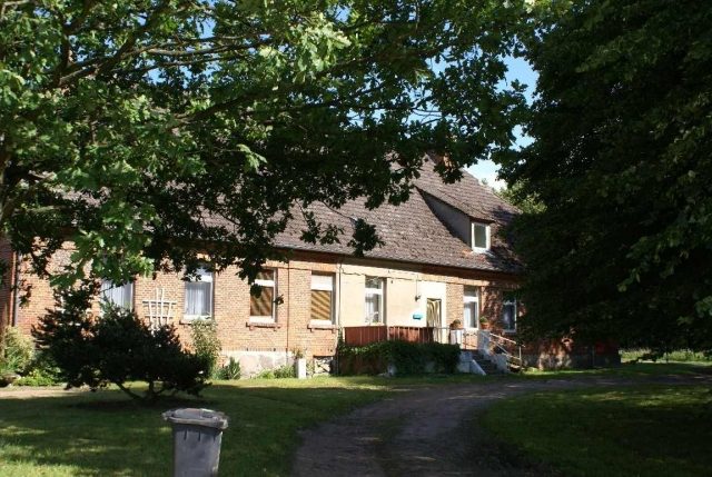 Kneese Manor