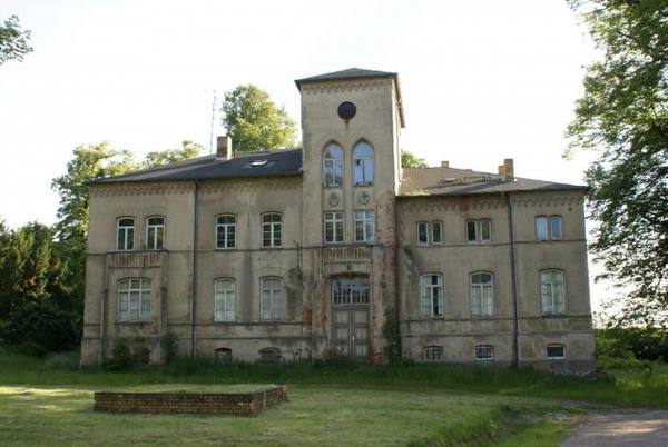 Kobrow Manor
