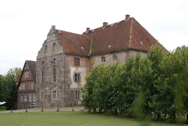 Kurzen Trechow Manor