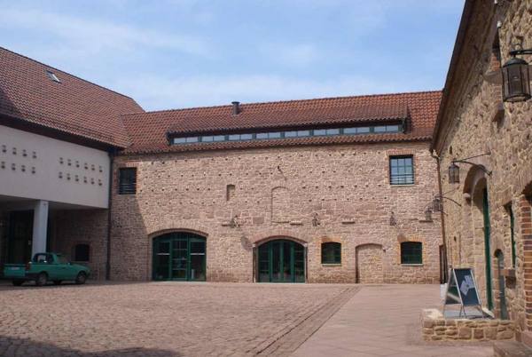 Löbejün Manor