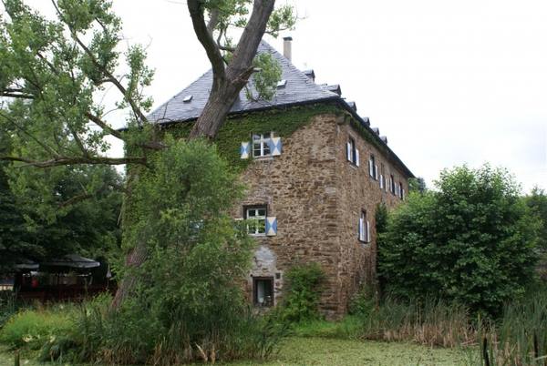 Mauel Castle