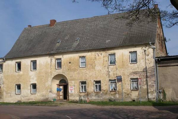 Neutz Manor