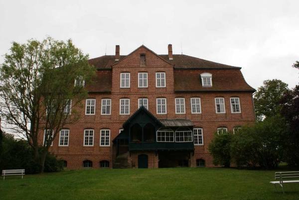Plüschow Castle