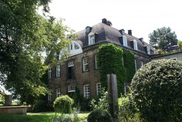 Schede Manor