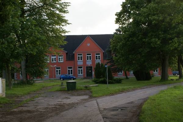 Wahrstorf Manor