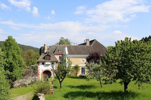 Mollenburg Castle