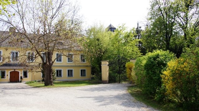 Achau Castle