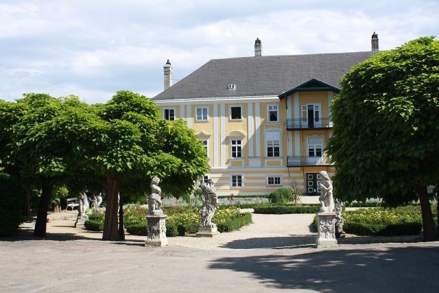 Knappenhof  Castle