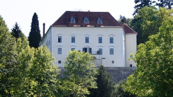 Ernegg Castle