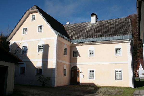 Unterbach Manor