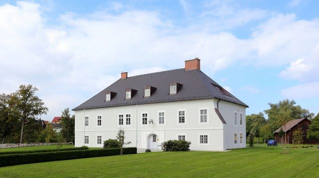 Rottenhaus Castle