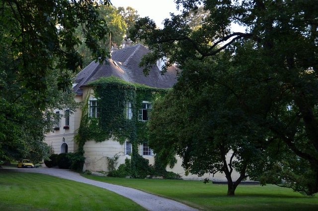 Jeutendorf Castle