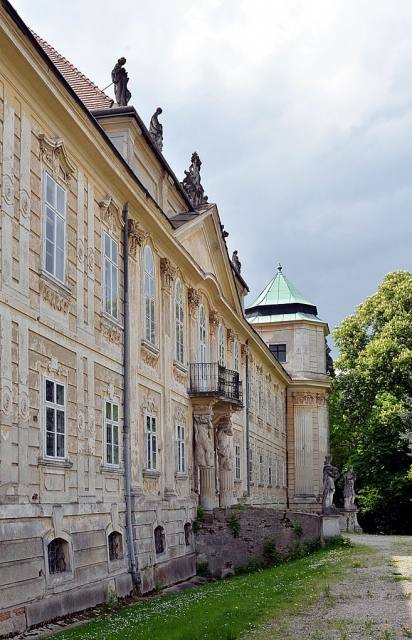 Heiligenkreuz Castle