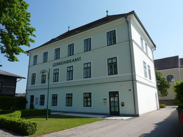 Karlstetten Castle