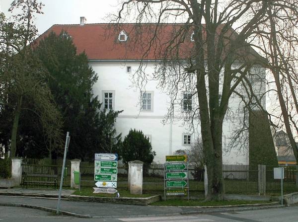 Traismauer Castle