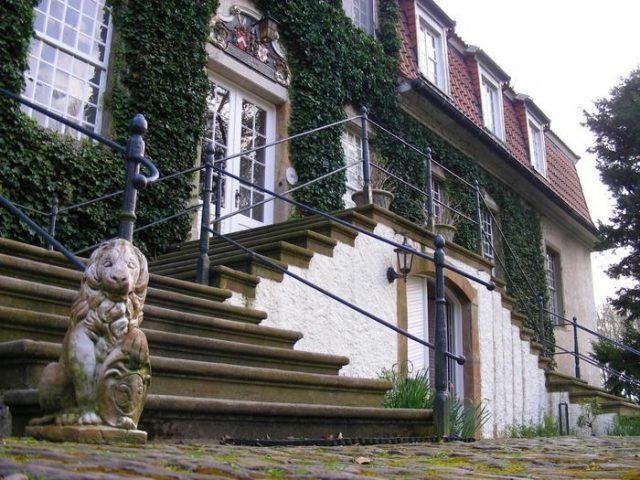 Ahrenshorst Manor