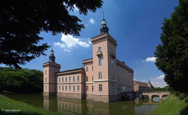 Gracht Castle