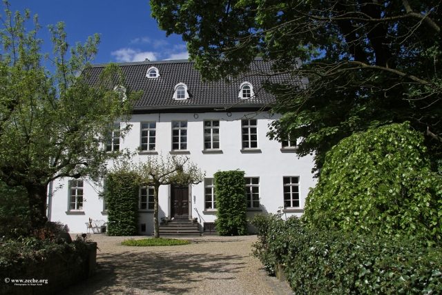 Traar Manor