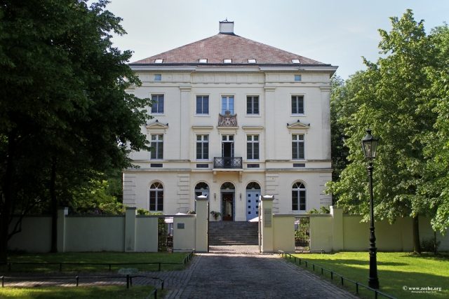 Schloss Mickeln