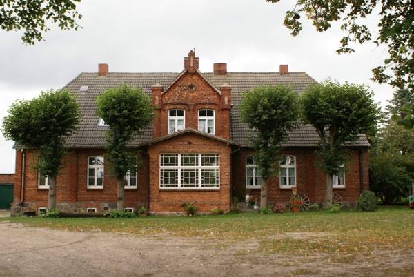 Börzow Manor