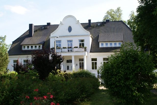 Gubkow Manor
