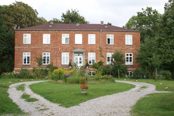 Dönkendorf Manor