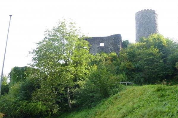 Burgruine Husen
