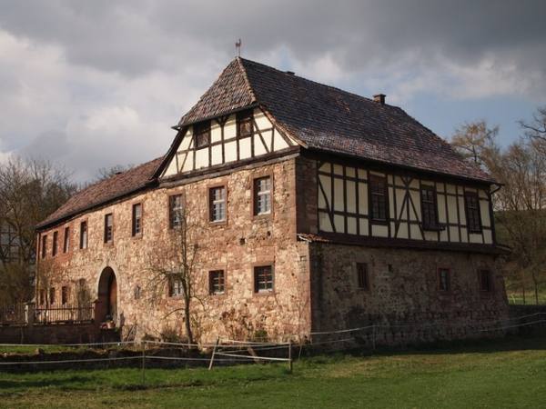 Mittelhof Manor