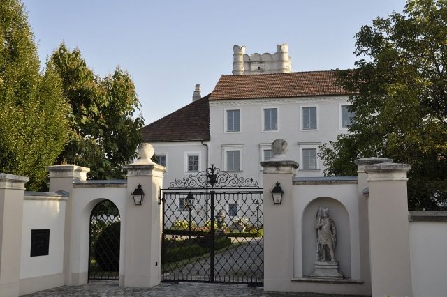 Seebarn Castle