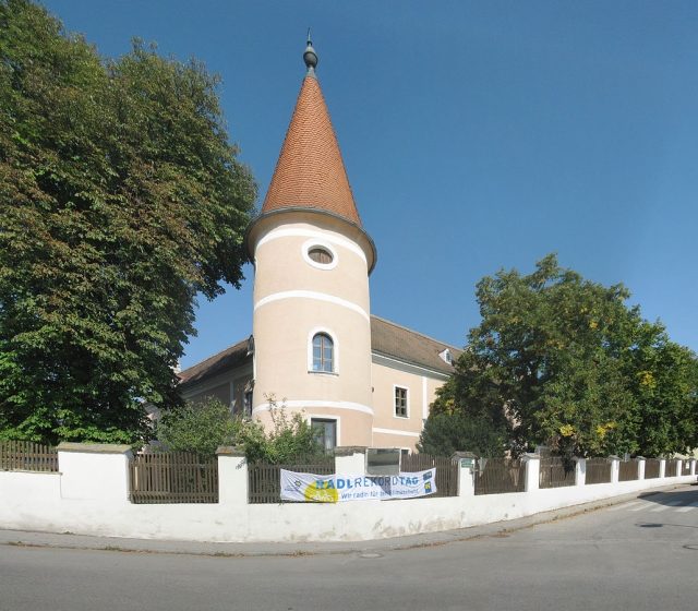 Fels Castle
