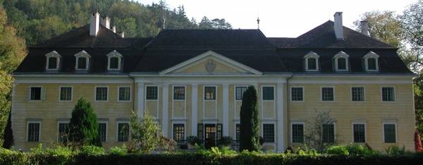 Hoyos Castle