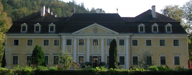 Hoyos Castle