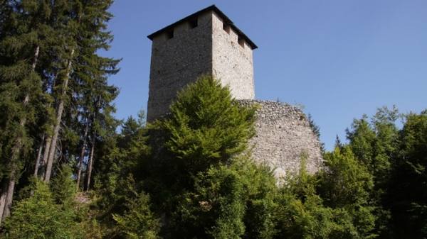 Khünburg Castle