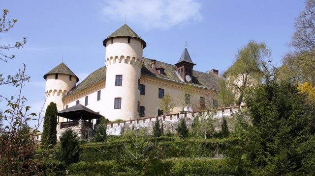 Tentschach Castle