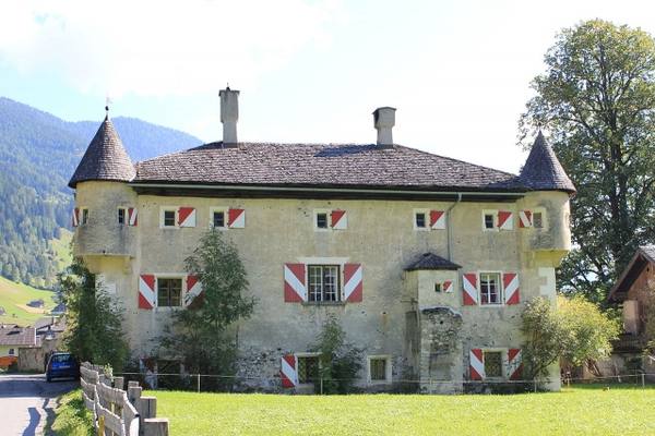 Großkirchheim Castle