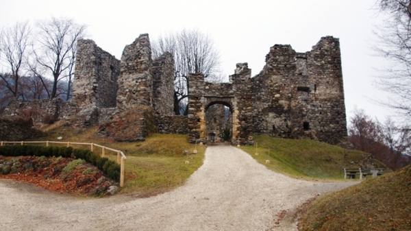 Gomarn Castle