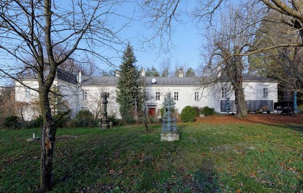Neuhodis Castle