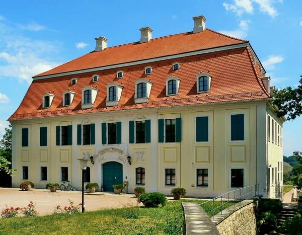Siebeneichen Castle