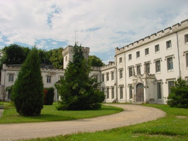 Varchentin Castle