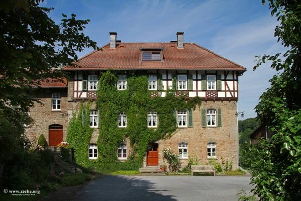 Küntrop Manor