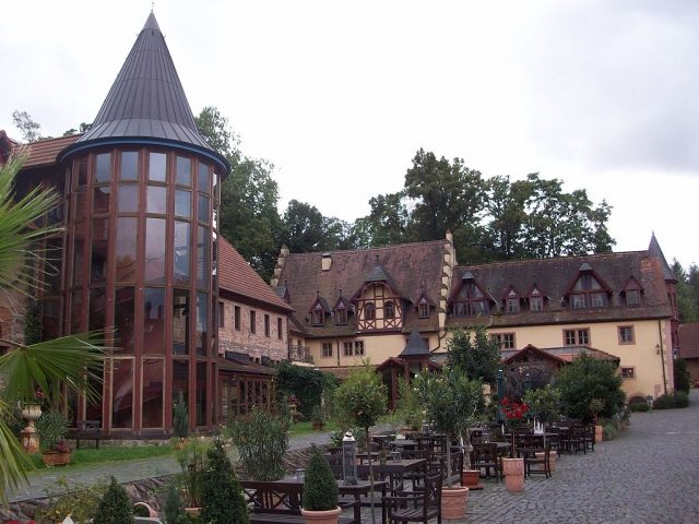 Weyberhöfe Castle