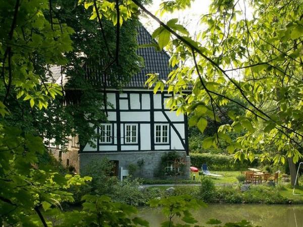 Laubach Manor