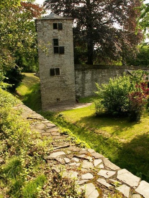 Unterbach Castle