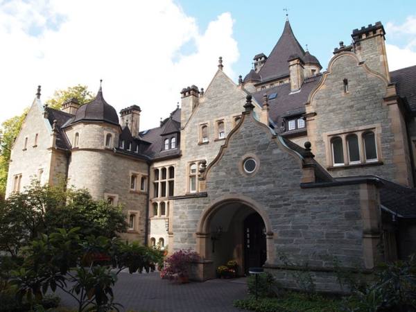 Falkenhof Castle