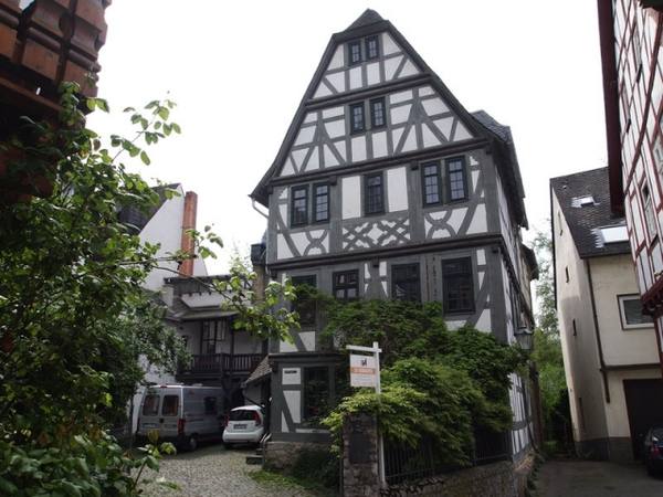 Monreal Manor