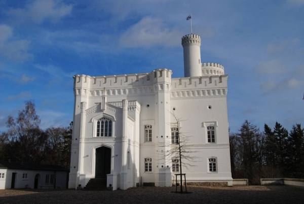 Blomenburg Castle