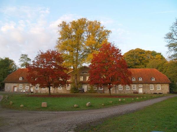 Lanken Manor
