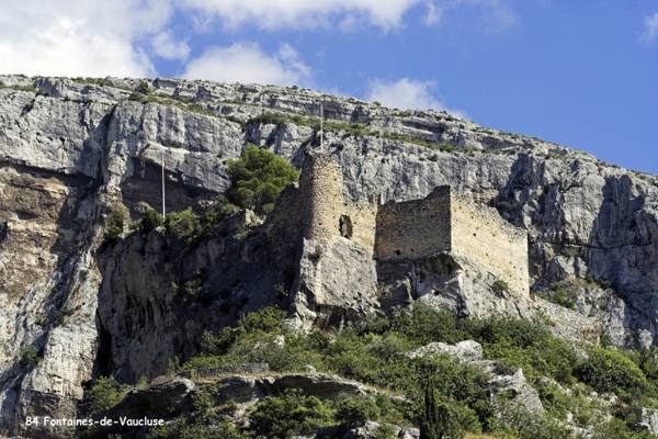 Château de Fontaine-de-Vaucluse