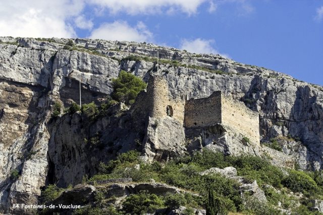 Château de Fontaine-de-Vaucluse