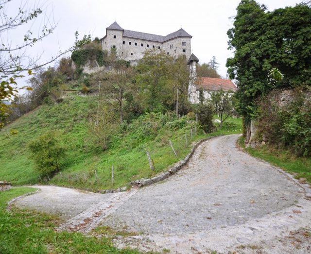 Kostel Castle